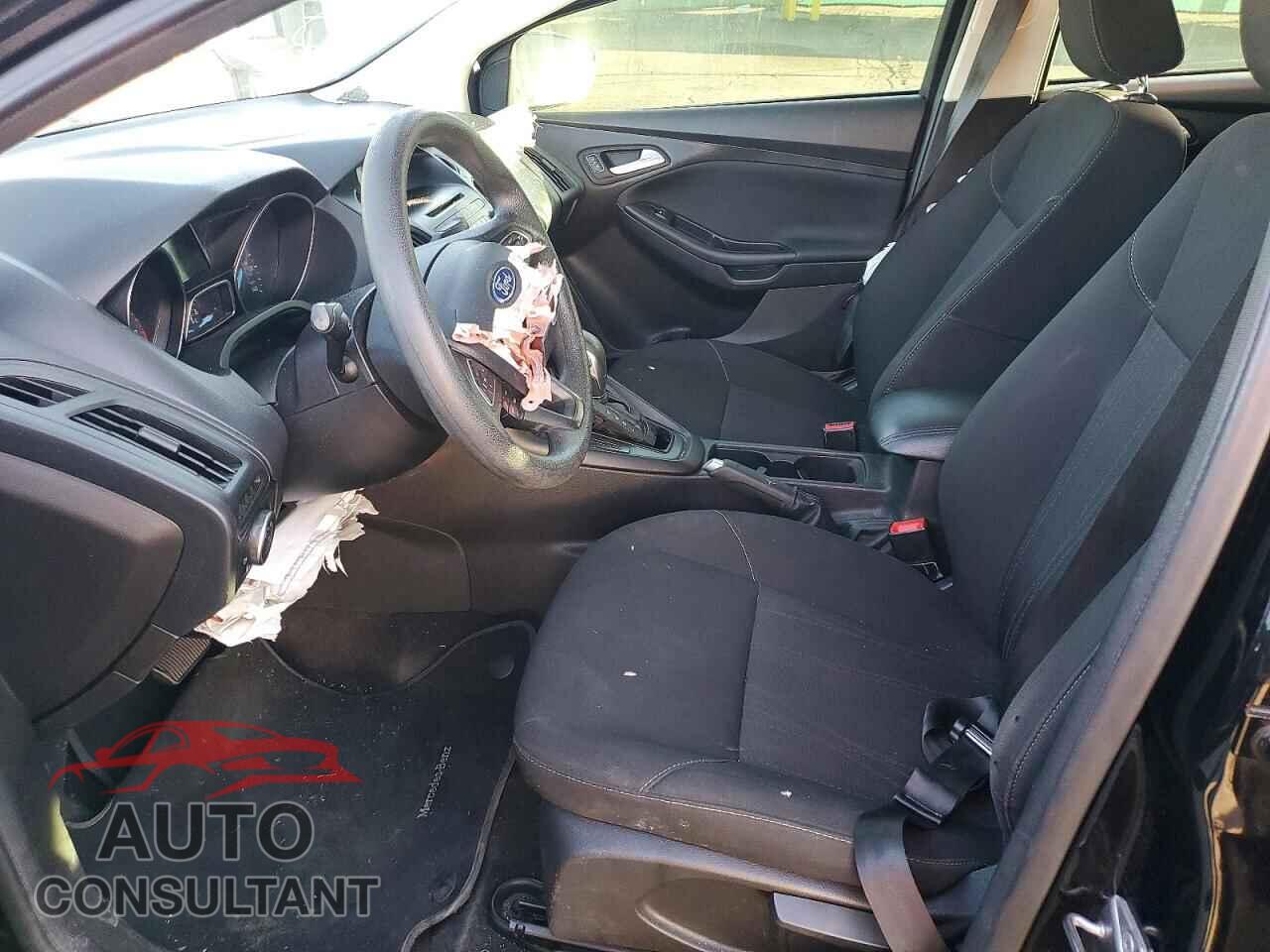 FORD FOCUS 2017 - 1FADP3F28HL258838