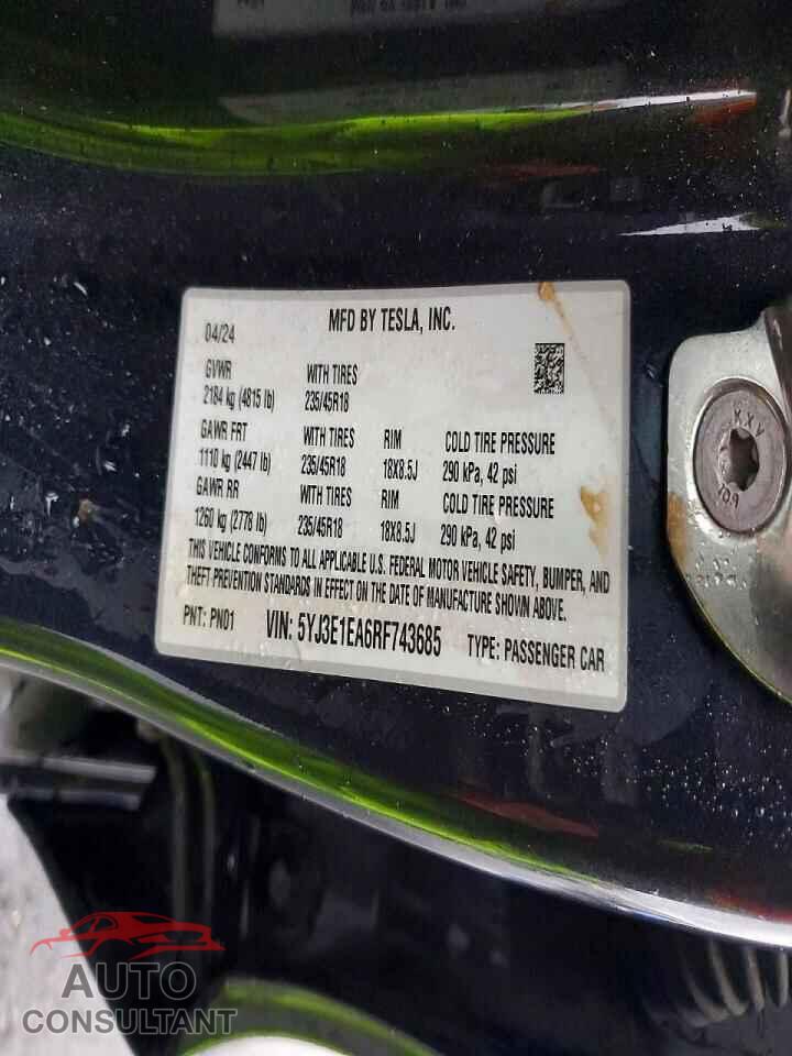 TESLA MODEL 3 2024 - 5YJ3E1EA6RF743685