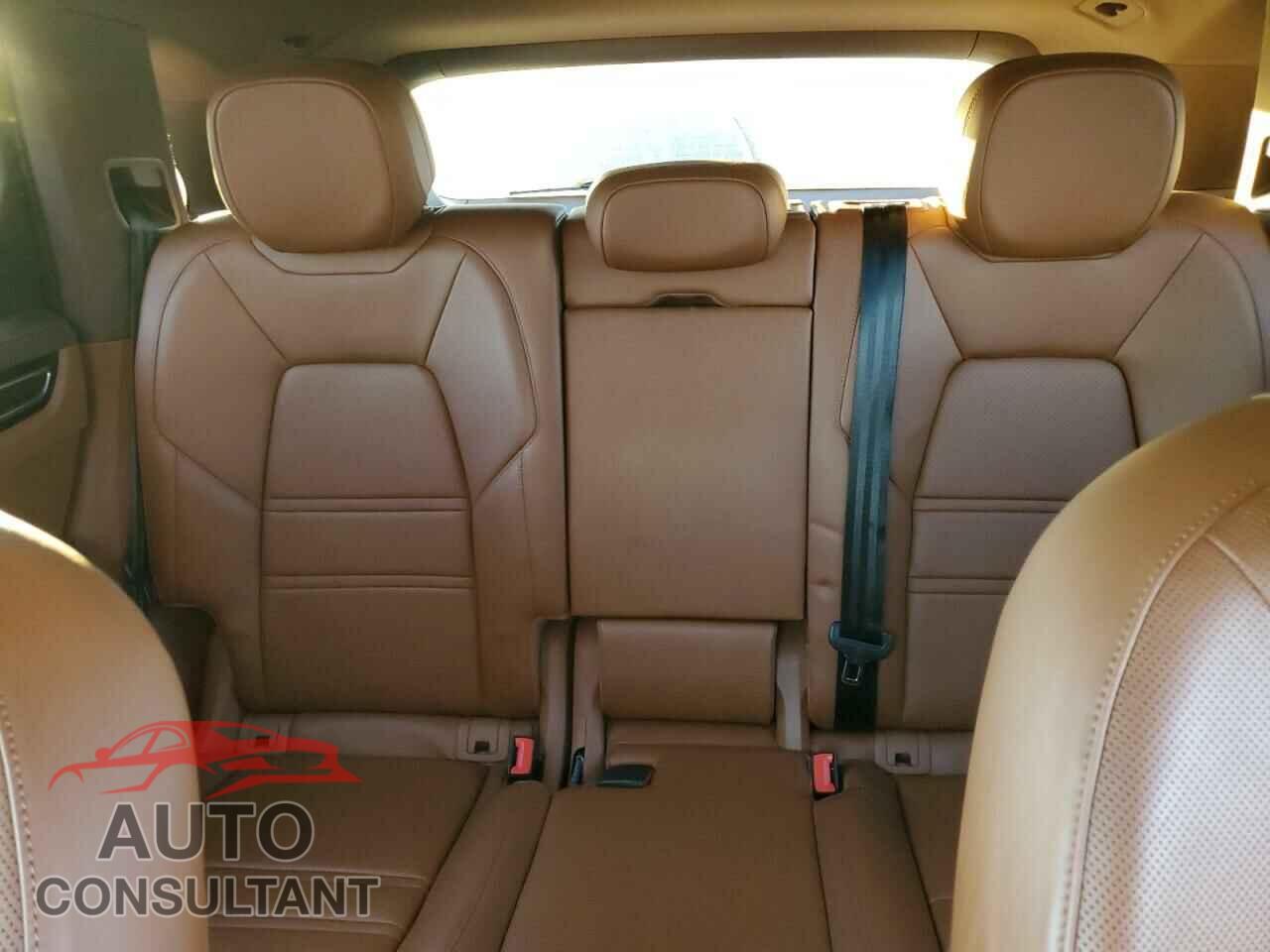 PORSCHE CAYENNE 2019 - WP1AA2AY4KDA13247