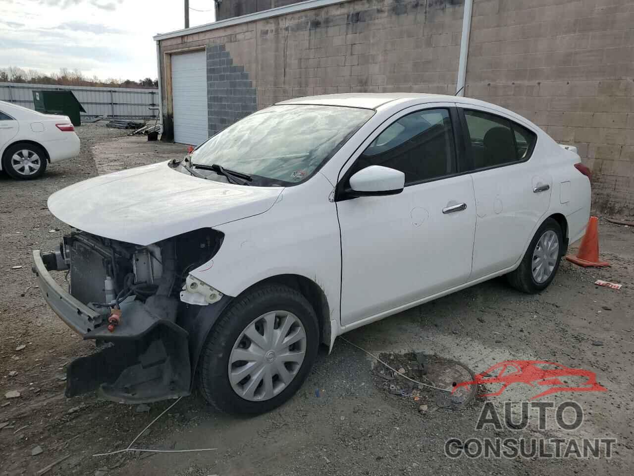 NISSAN VERSA 2017 - 3N1CN7AP9HL823546