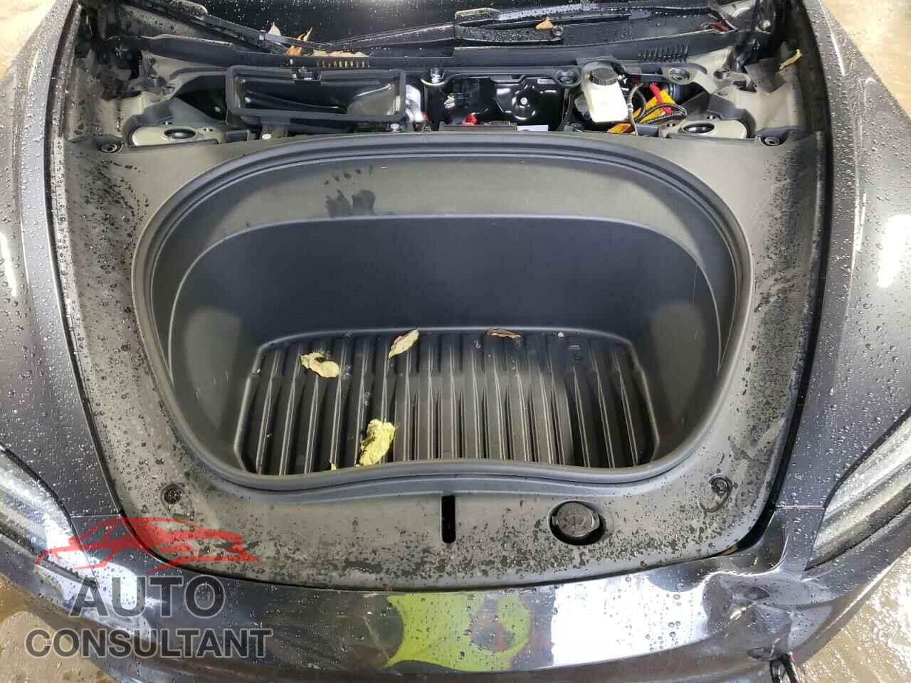 TESLA MODEL 3 2024 - 5YJ3E1EA3RF836910