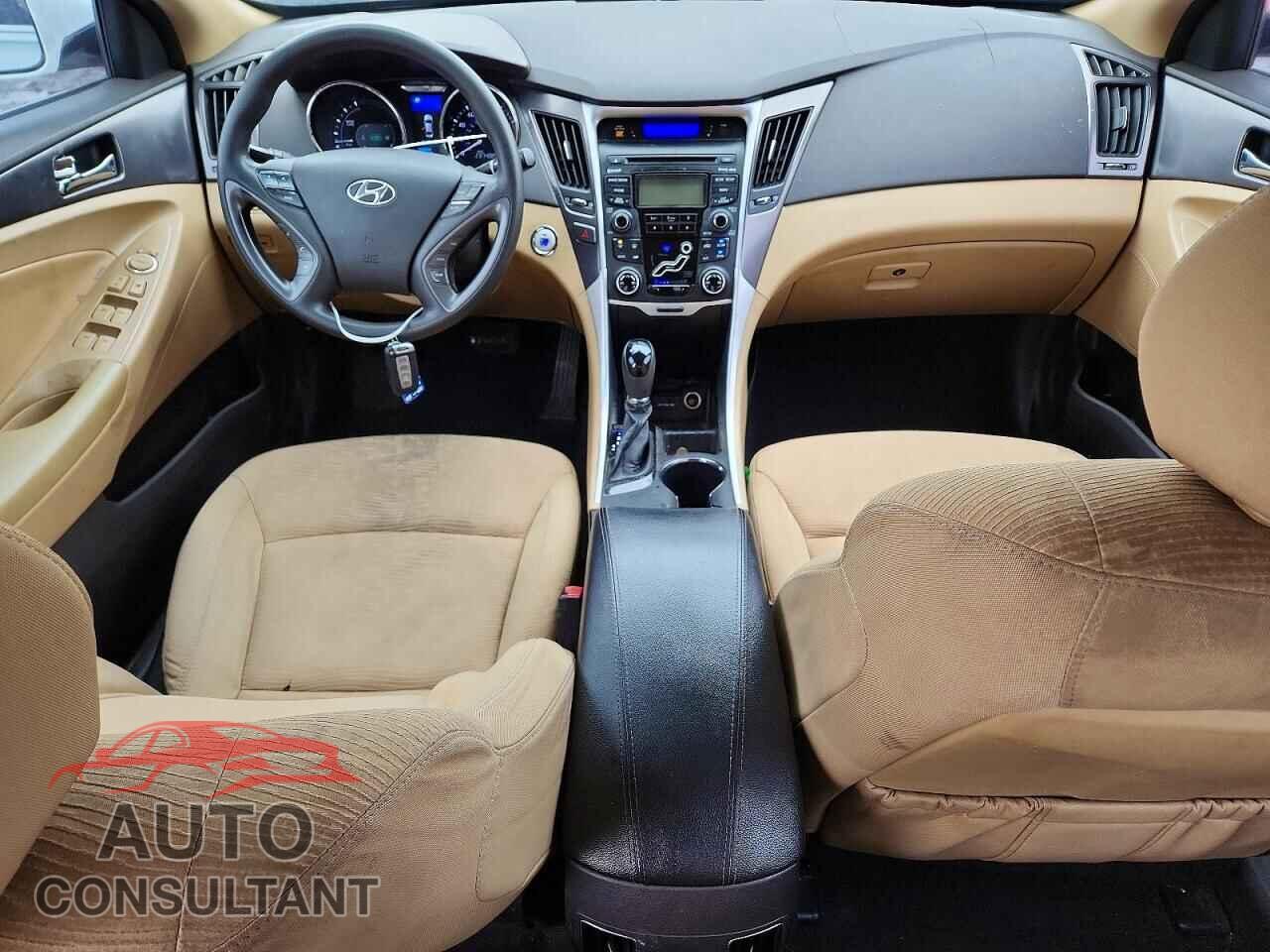 HYUNDAI SONATA 2012 - KMHEC4A48CA044103