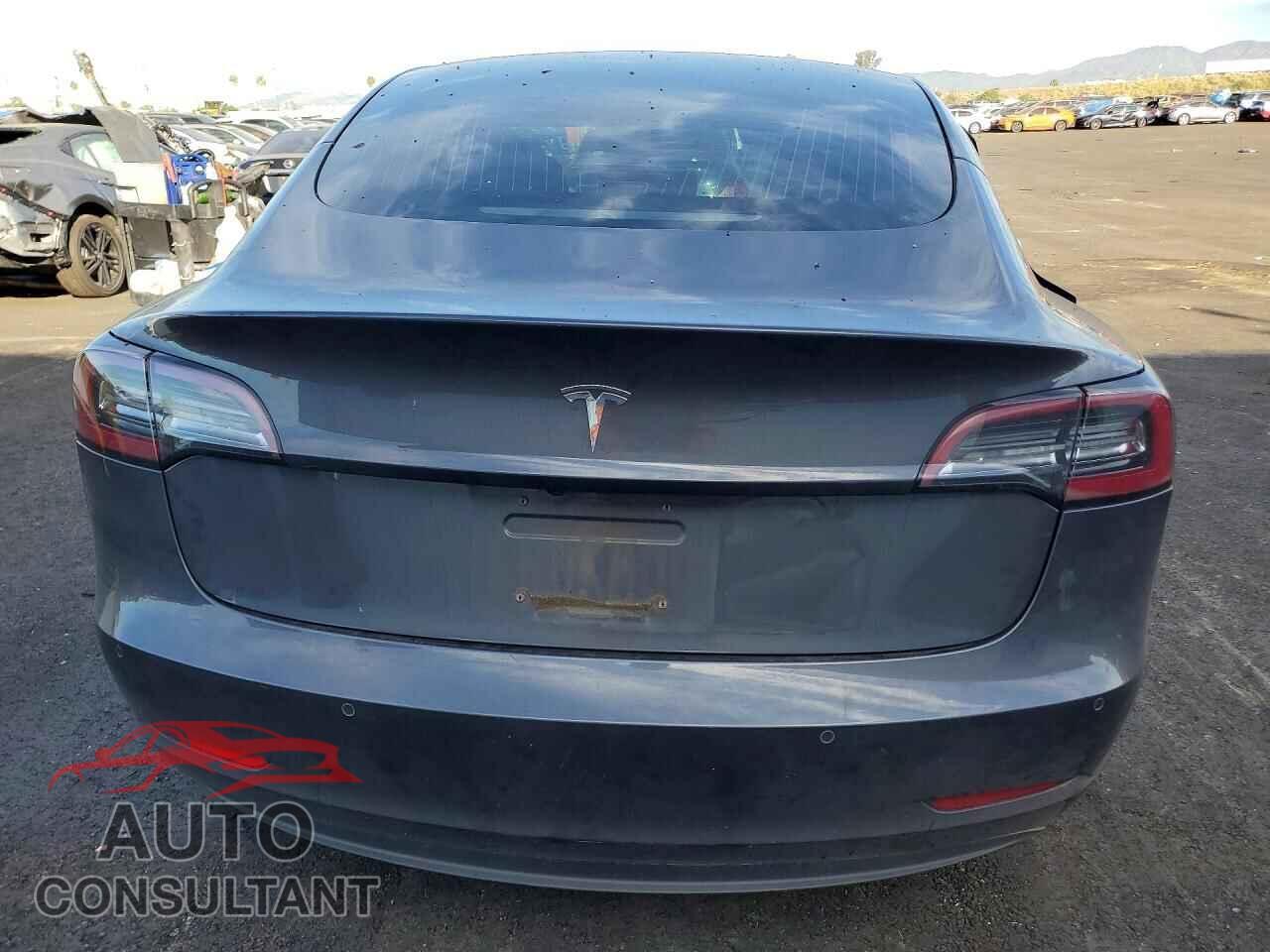 TESLA MODEL 3 2018 - 5YJ3E1EA3JF102143