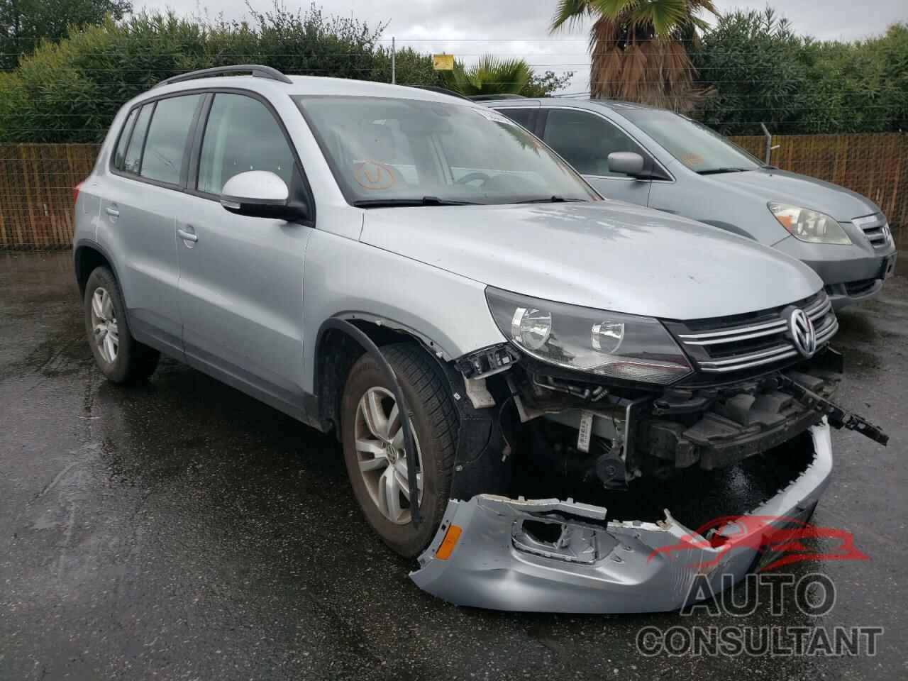 VOLKSWAGEN TIGUAN 2017 - WVGAV7AX1HK013863