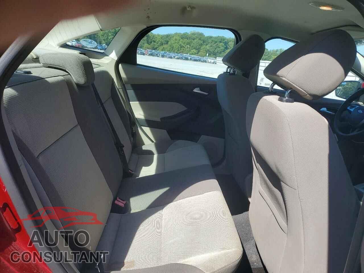 FORD FOCUS 2014 - 1FADP3F26EL233805