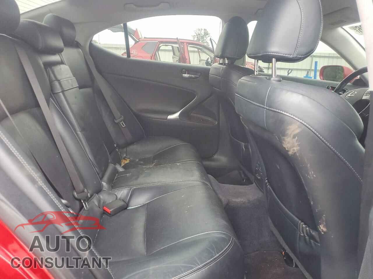 LEXUS IS 2011 - JTHBF5C23B5136192