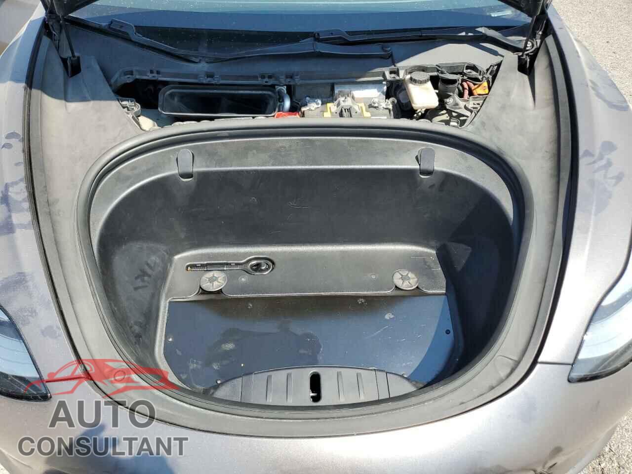 TESLA MODEL 3 2018 - 5YJ3E1EA1JF045375