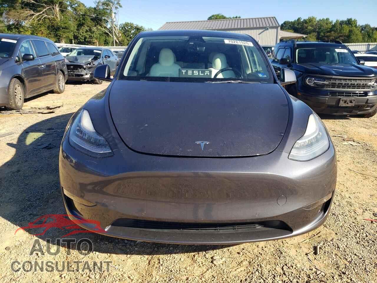TESLA MODEL Y 2021 - 5YJYGDEE2MF189977