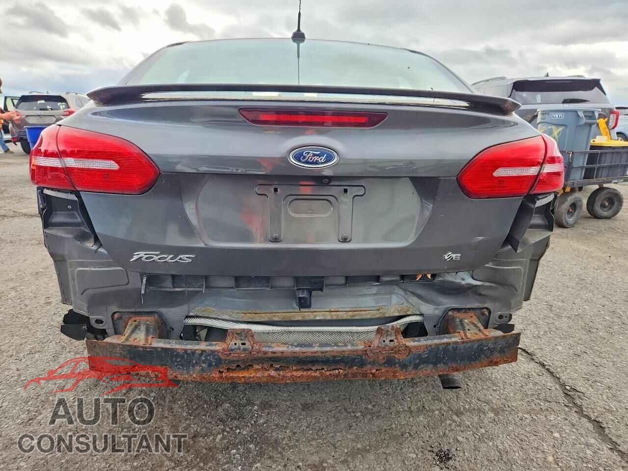FORD FOCUS 2015 - 1FADP3F25FL291552