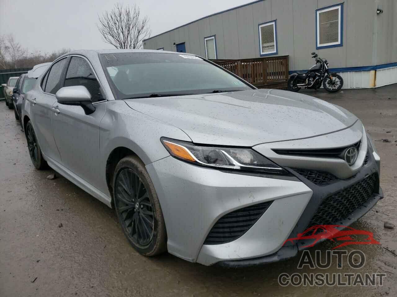 TOYOTA CAMRY 2018 - 4T1B11HK3JU624351