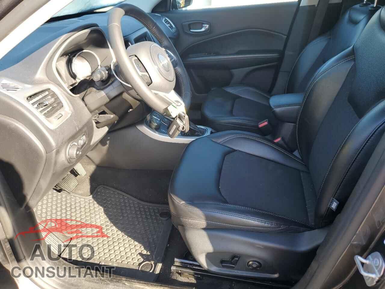 JEEP COMPASS 2019 - 3C4NJDBB1KT601867