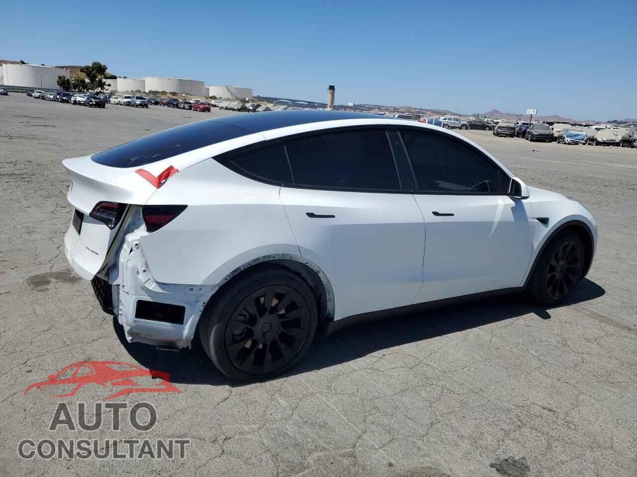 TESLA MODEL Y 2021 - 5YJYGAEE6MF230805