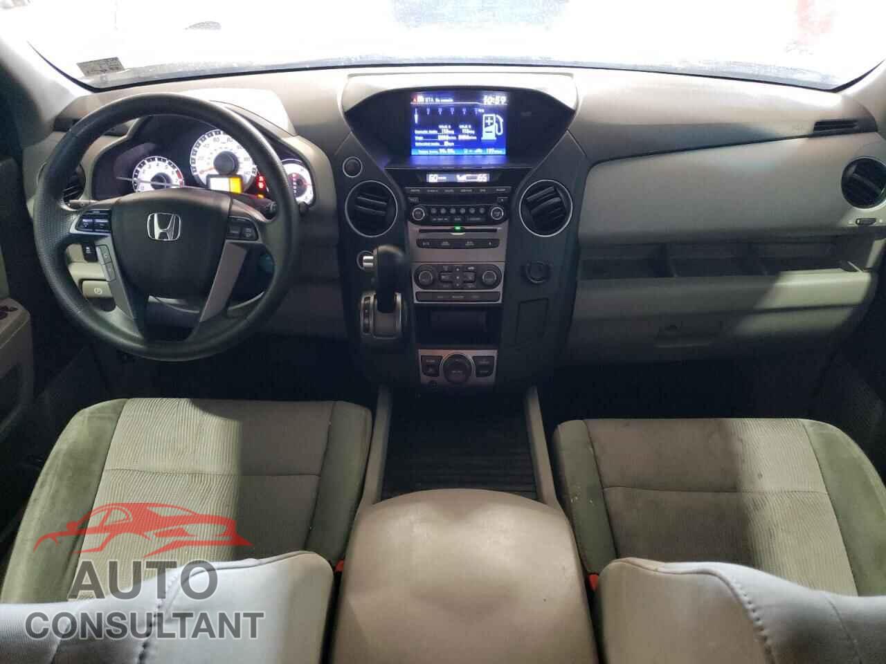 HONDA PILOT 2015 - 5FNYF4H39FB009345