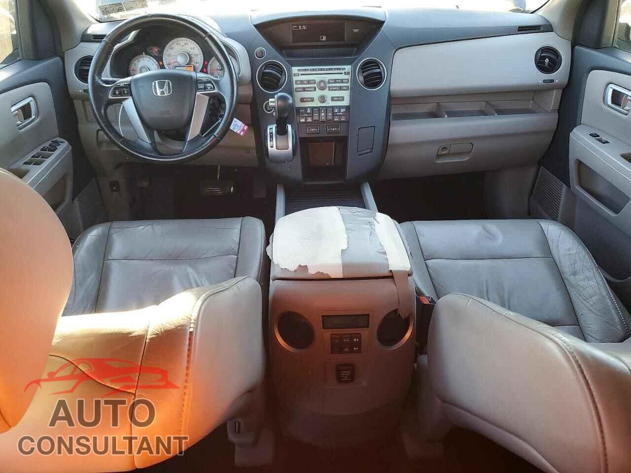 HONDA PILOT 2011 - 5FNYF4H50BB090036