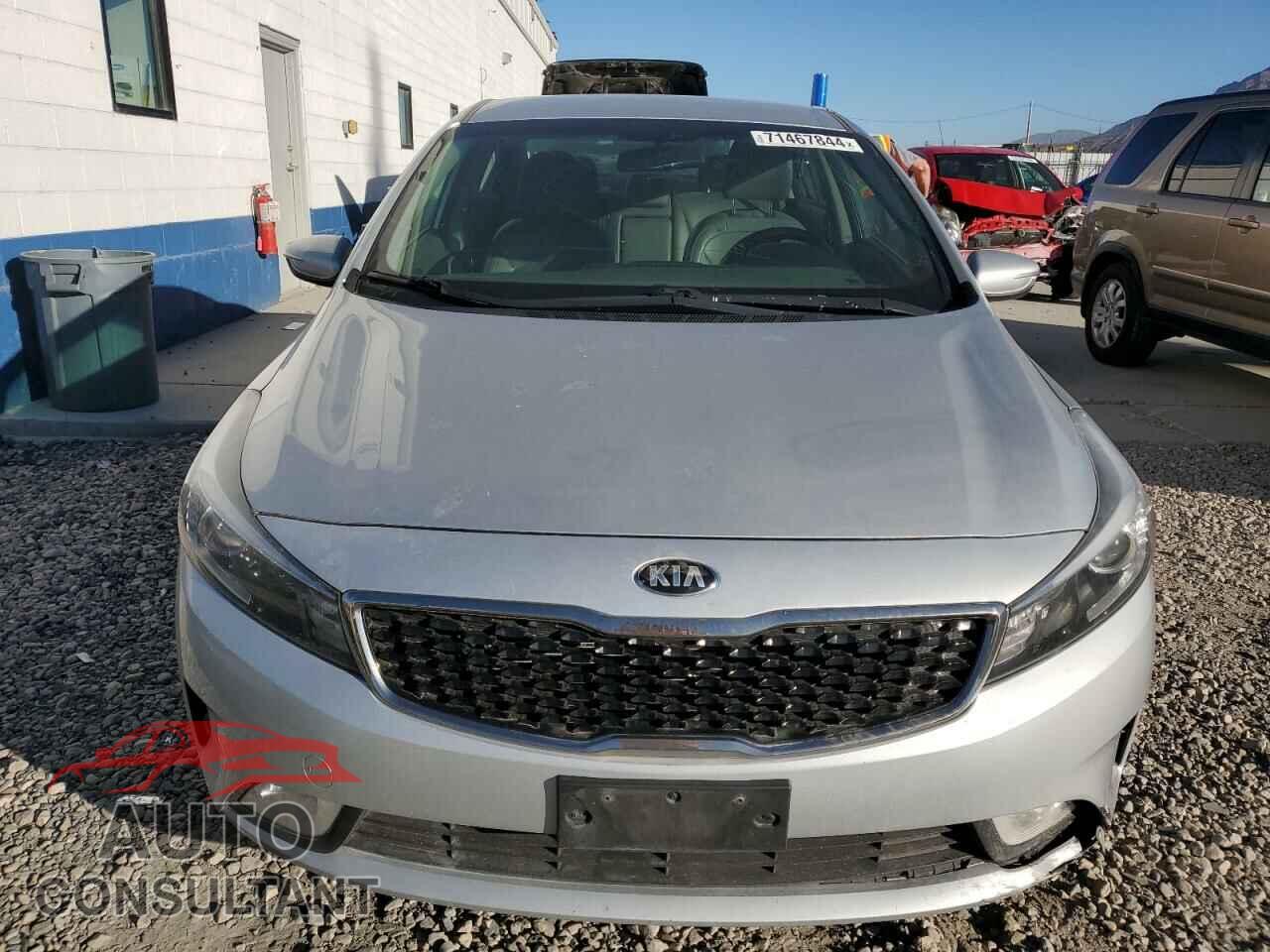 KIA FORTE 2017 - 3KPFL4A89HE005553