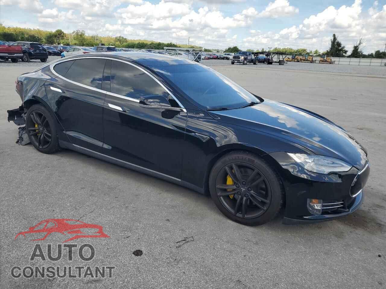 TESLA MODEL S 2015 - 5YJSA1E23FF115952