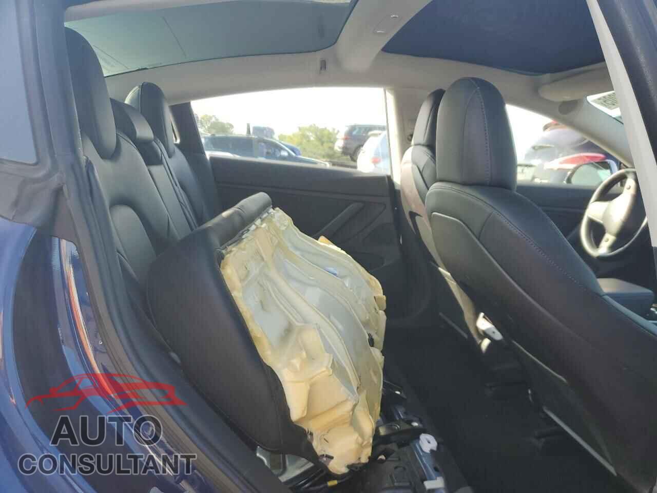 TESLA MODEL 3 2018 - 5YJ3E1EB2JF121775