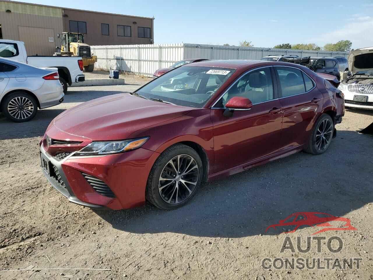 TOYOTA CAMRY 2018 - 4T1B11HK1JU530775