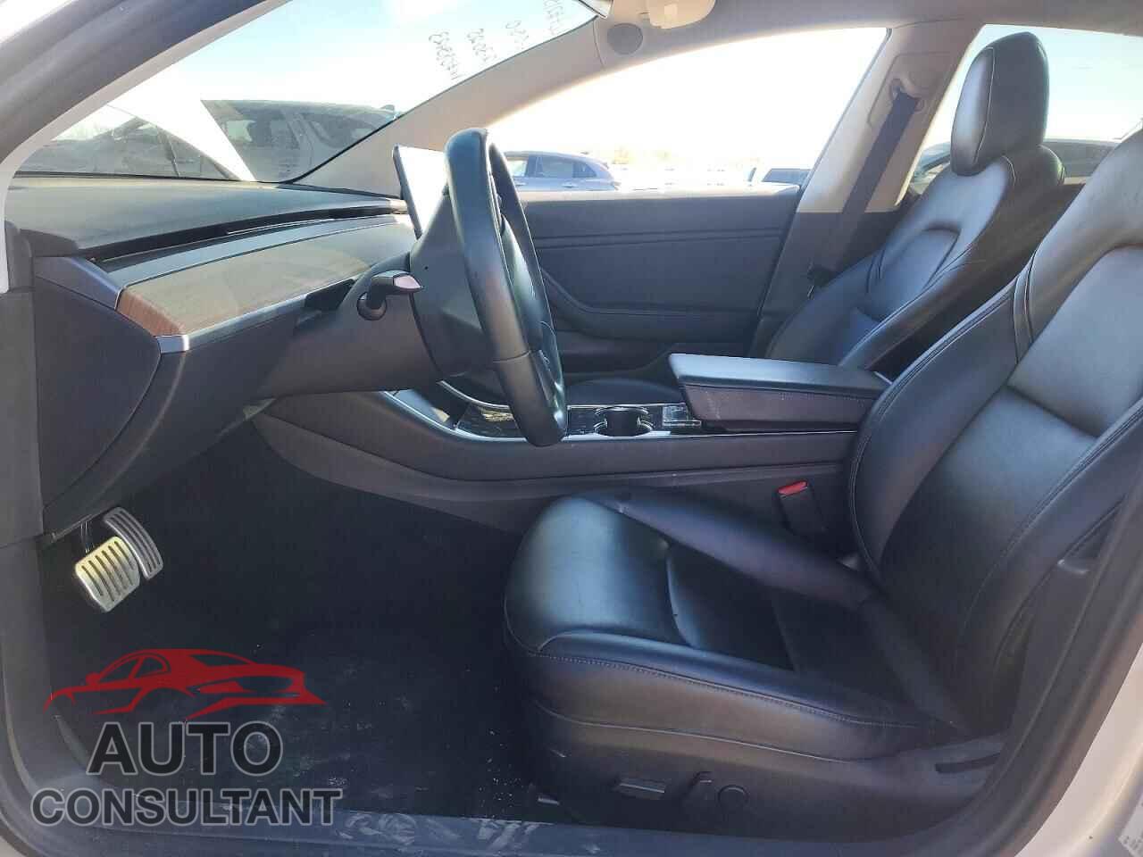 TESLA MODEL 3 2018 - 5YJ3E1EBXJF083423