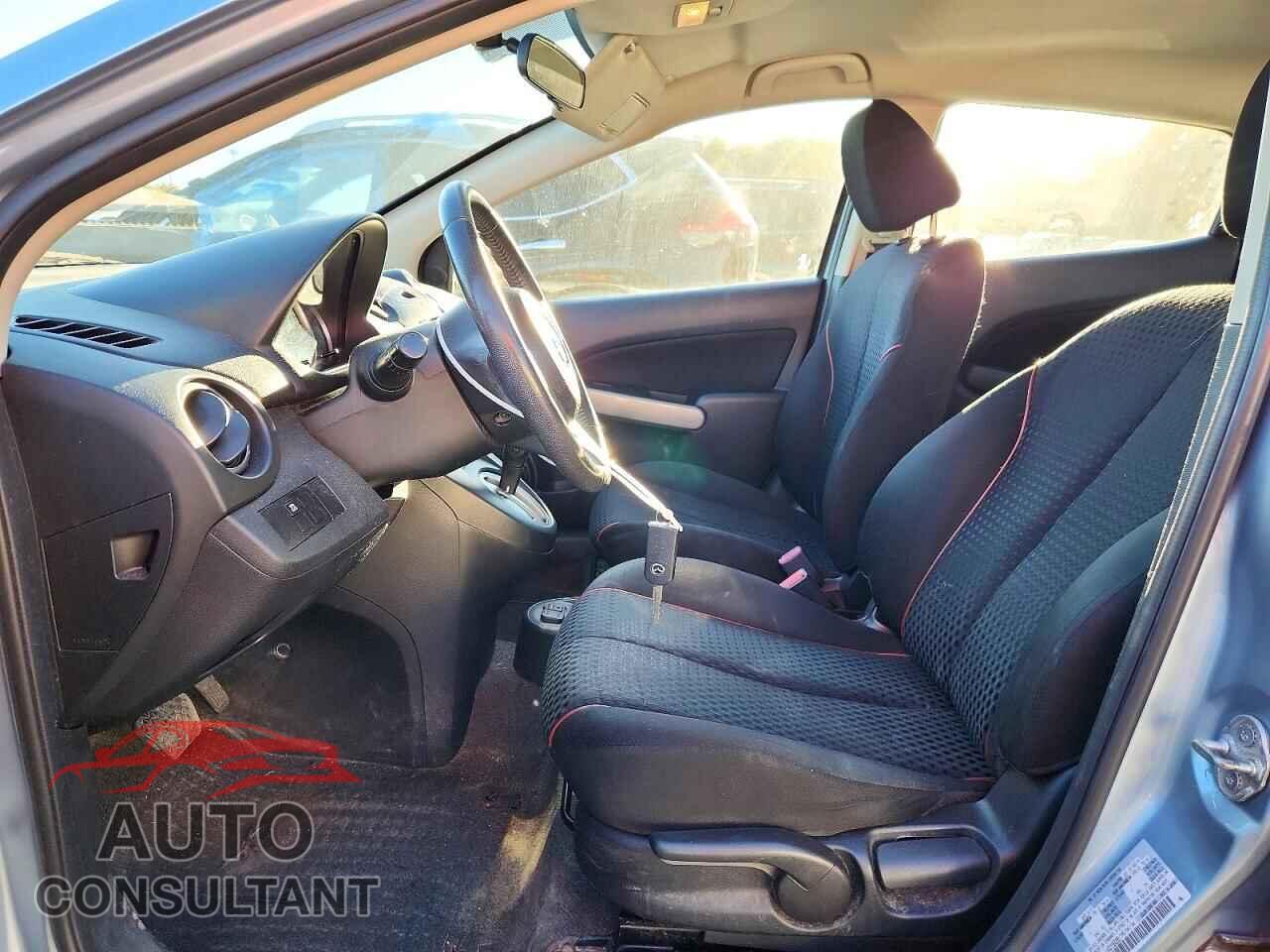 MAZDA 2 2013 - JM1DE1LY4D0158065