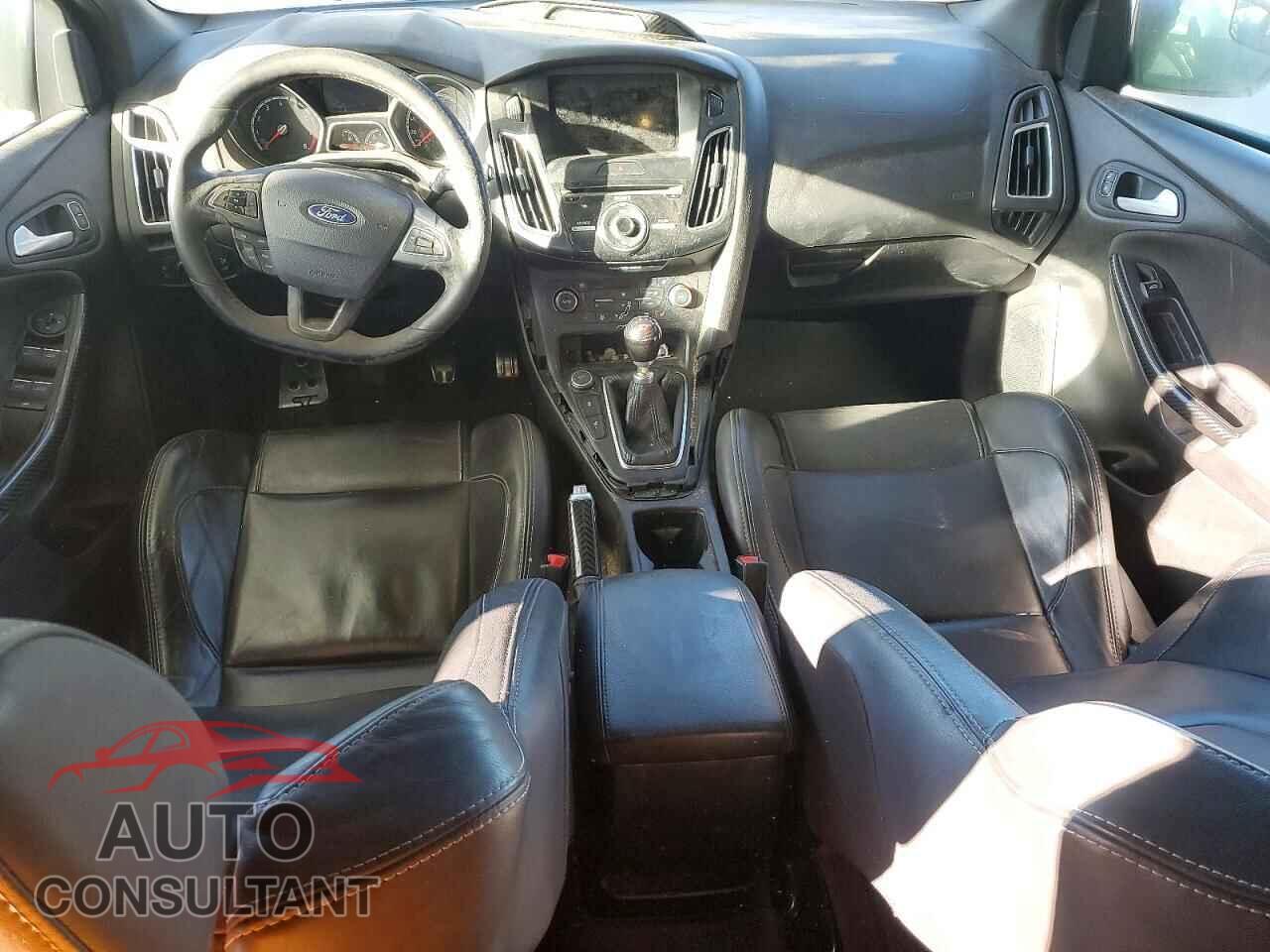 FORD FOCUS 2016 - 1FADP3L96GL324996