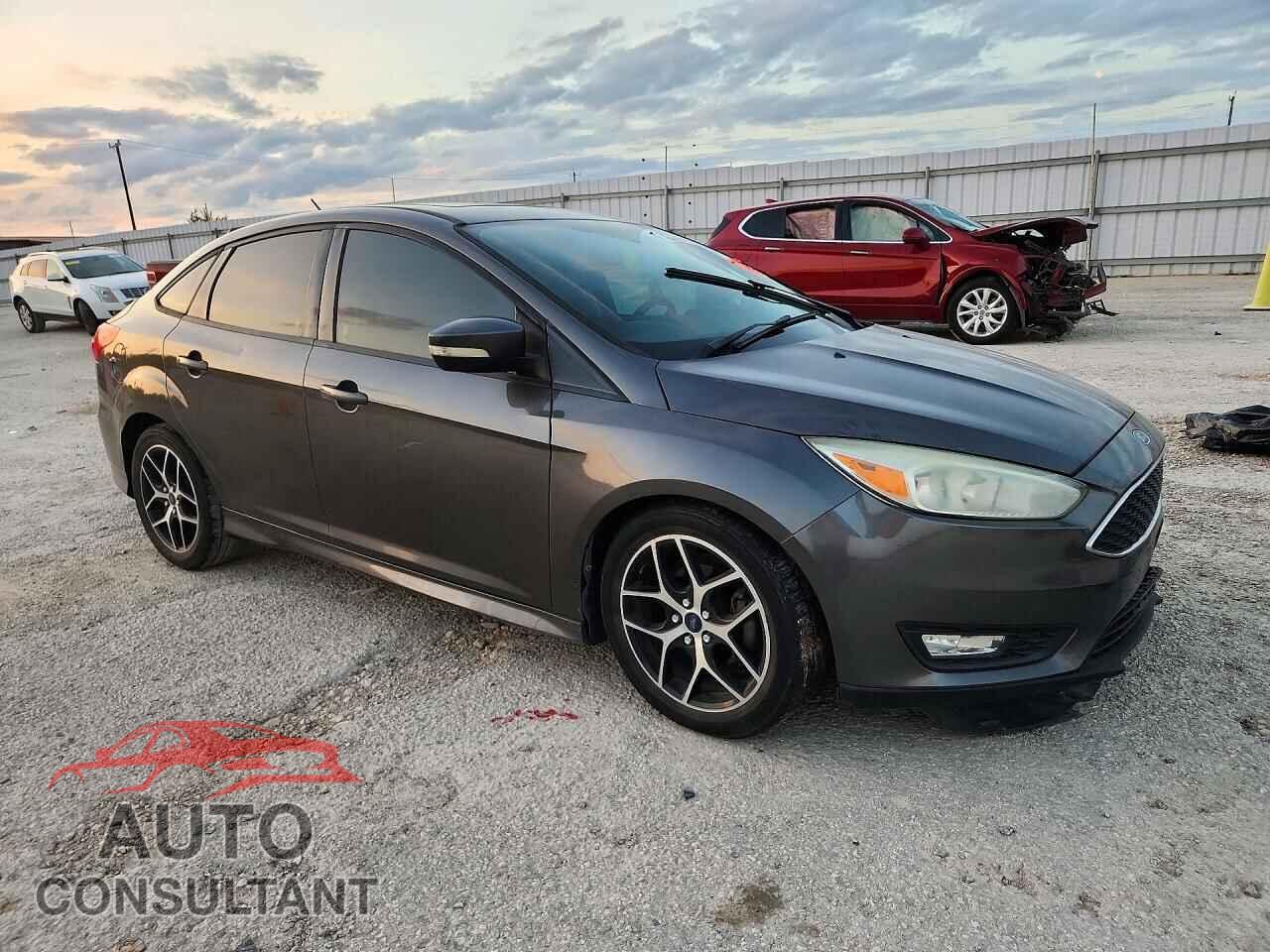FORD FOCUS 2015 - 1FADP3F22FL277768