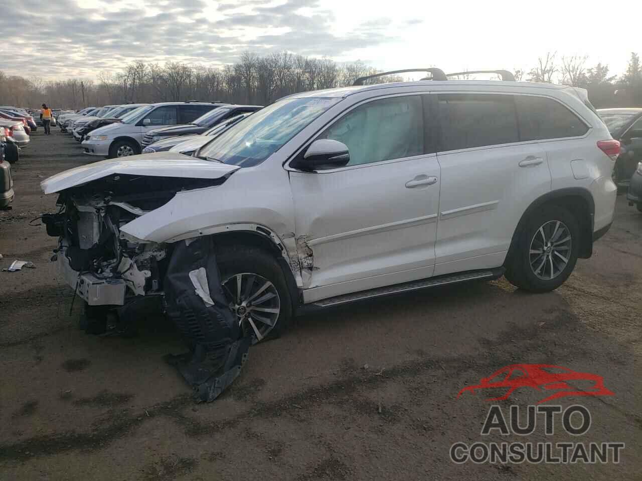 TOYOTA HIGHLANDER 2018 - 5TDJZRFH5JS857084
