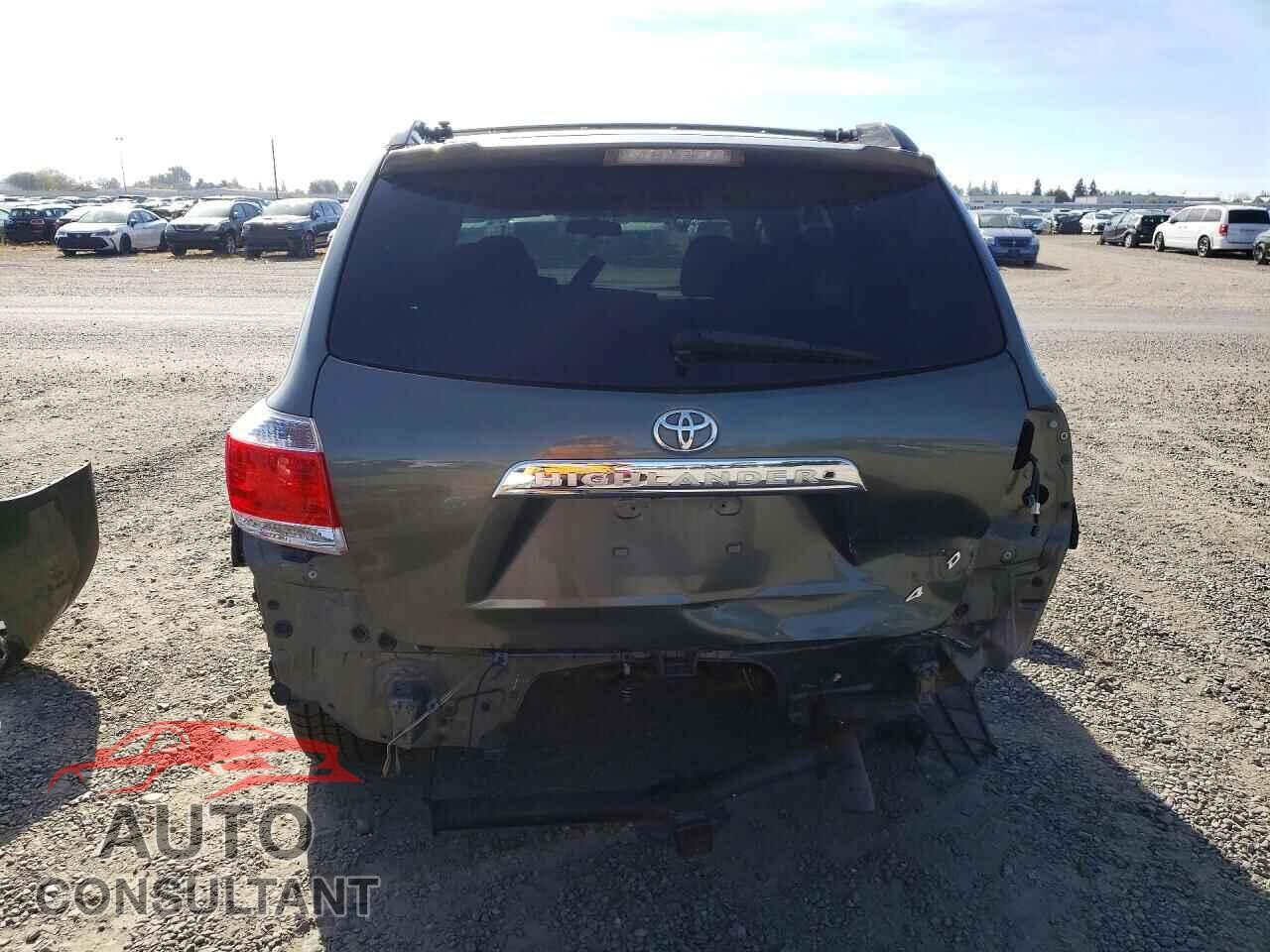TOYOTA HIGHLANDER 2013 - 5TDBK3EH8DS184996