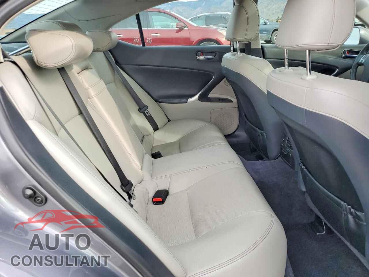 LEXUS IS 2012 - JTHBE5C28C5028932