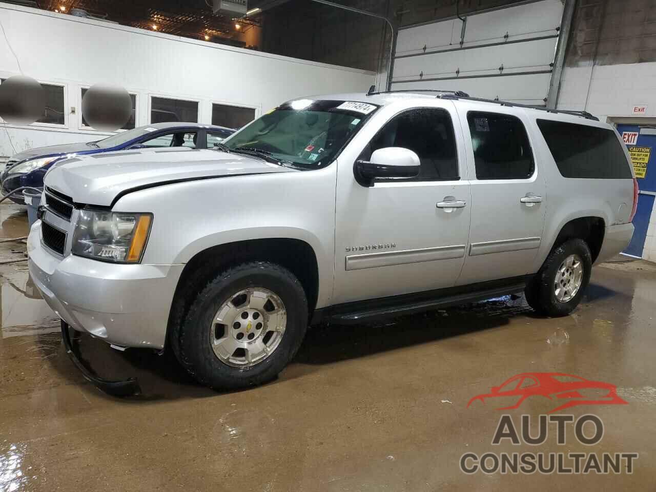 CHEVROLET SUBURBAN 2011 - 1GNSKHE3XBR124061