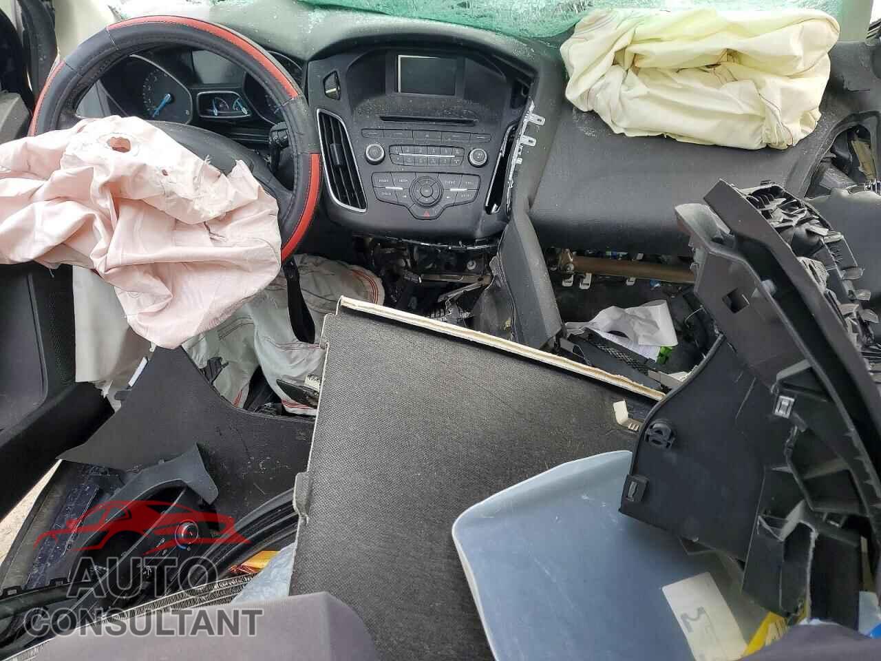 FORD FOCUS 2016 - 1FADP3F21GL299097