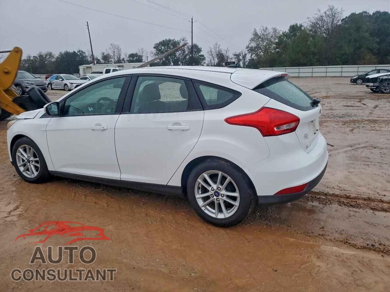 FORD FOCUS 2015 - 1FADP3K29FL204631