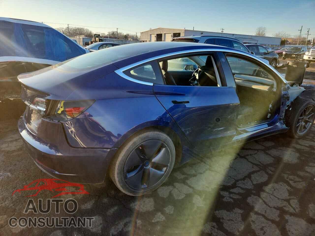 TESLA MODEL 3 2018 - 5YJ3E1EB9JF120137
