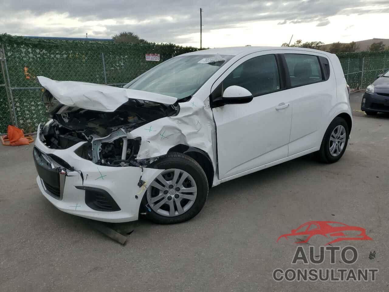 CHEVROLET SONIC 2017 - 1G1JG6SH4H4160370