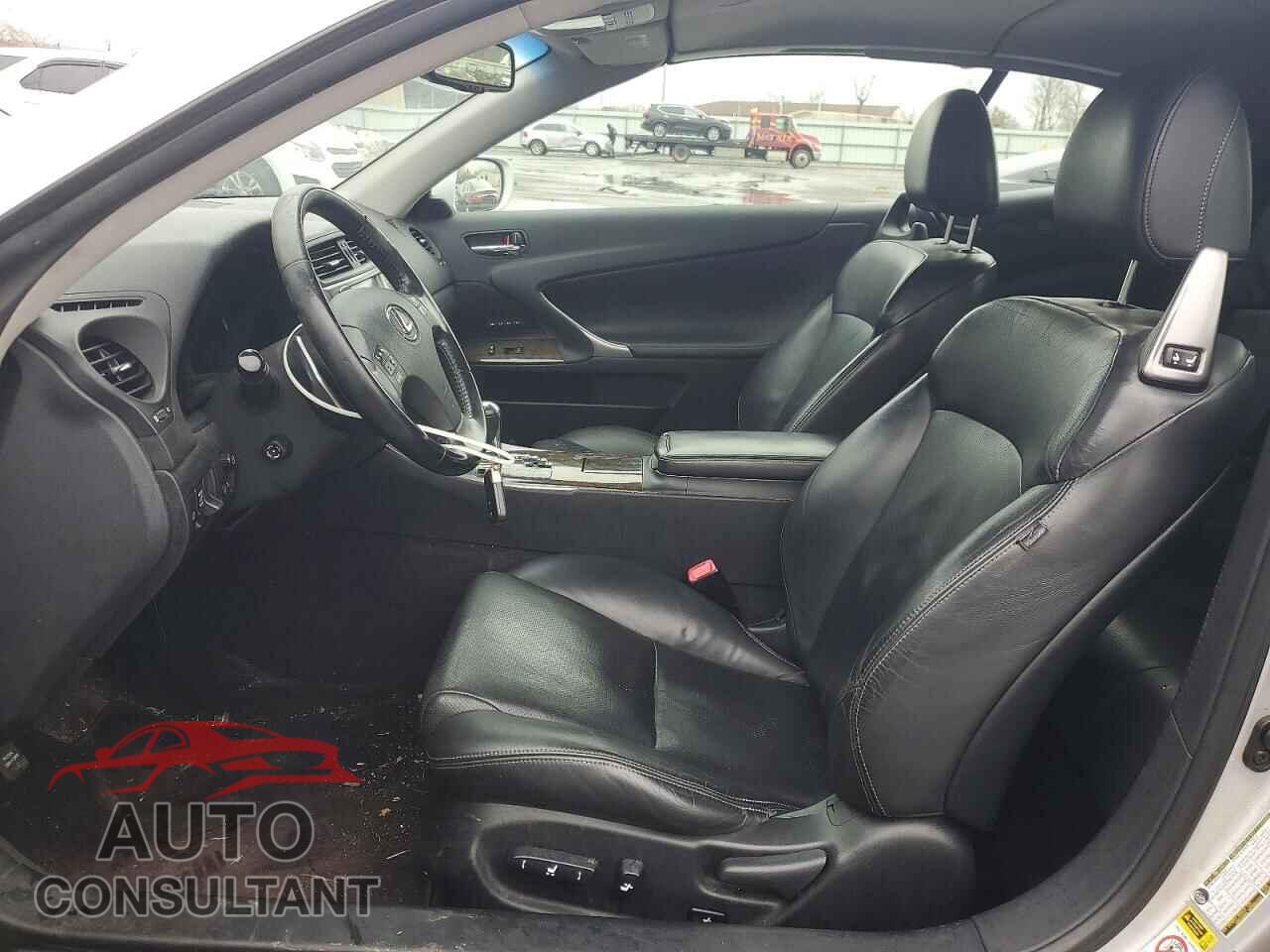 LEXUS IS 250C 2010 - JTHFF2C24A2504251