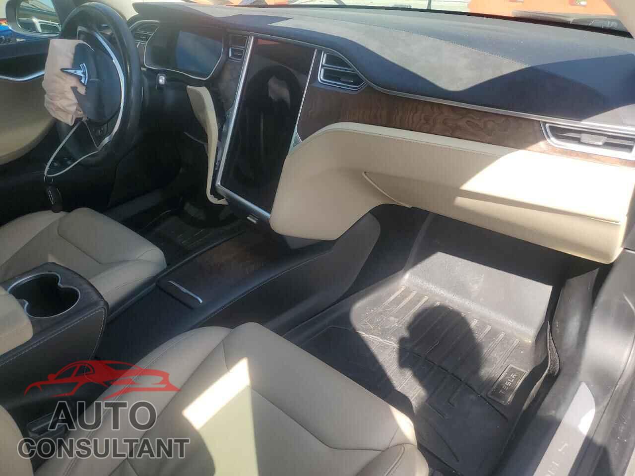 TESLA MODEL S 2017 - 5YJSA1E23HF204729