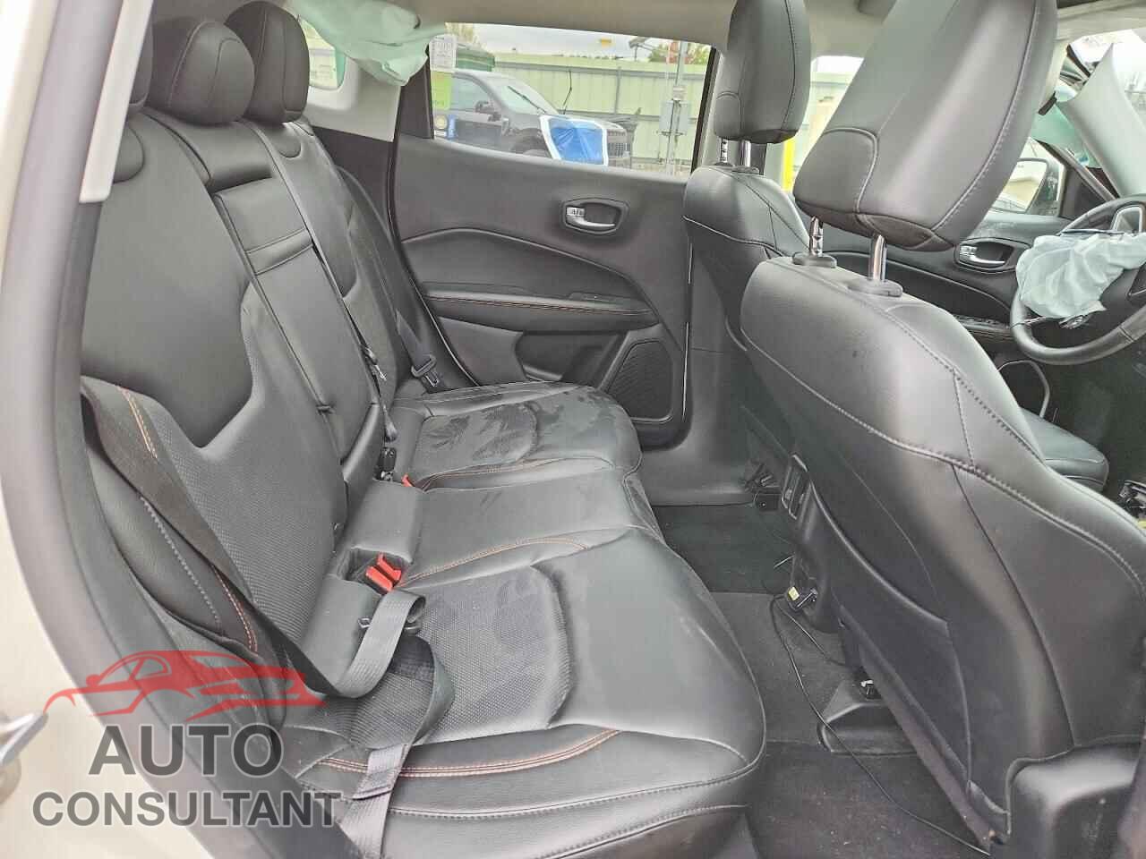 JEEP COMPASS 2017 - 3C4NJDCB1HT627814