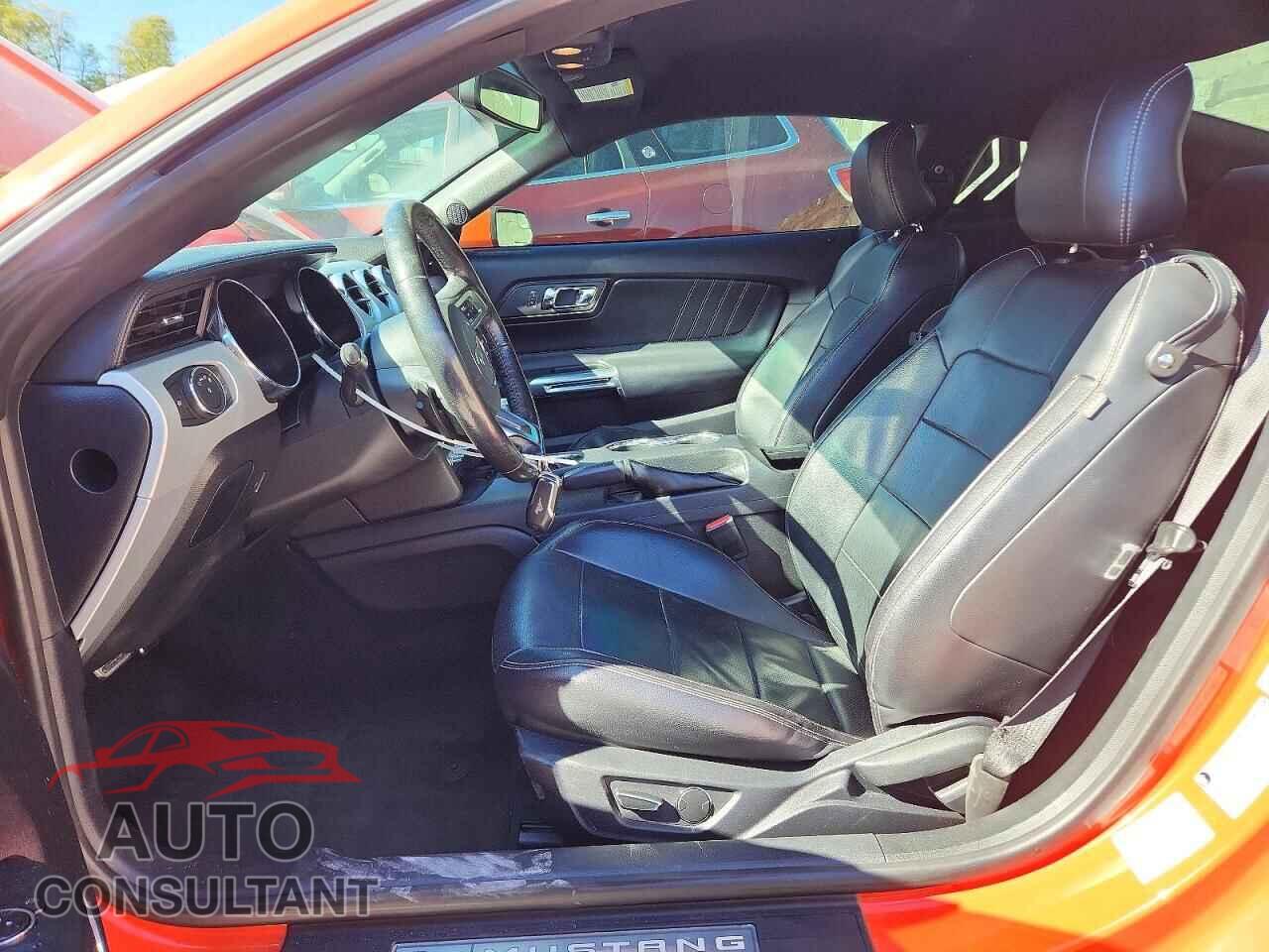 FORD MUSTANG 2015 - 1FA6P8TH2F5352844