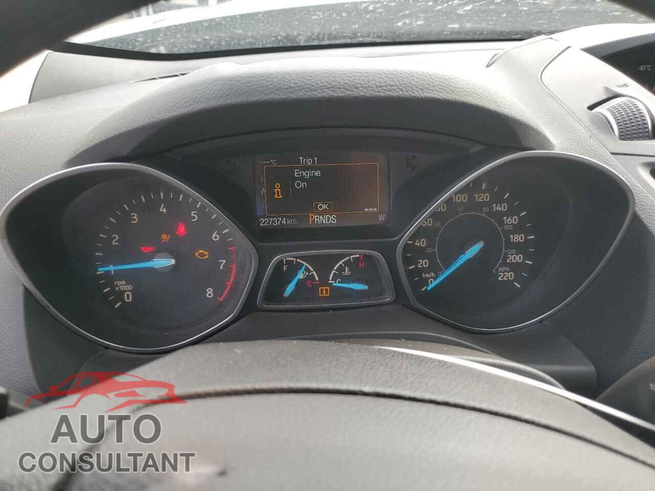 FORD ESCAPE 2017 - 1FMCU0G92HUB09579