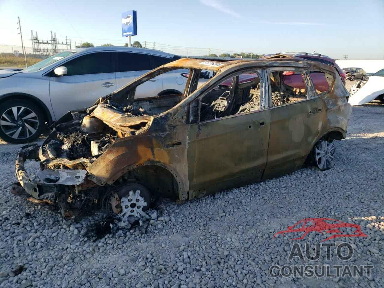 FORD ESCAPE 2017 - 1FMCU0GDXHUE68652