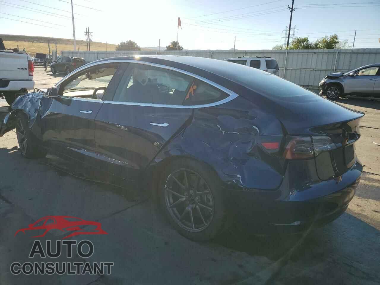 TESLA MODEL 3 2019 - 5YJ3E1EB5KF199484