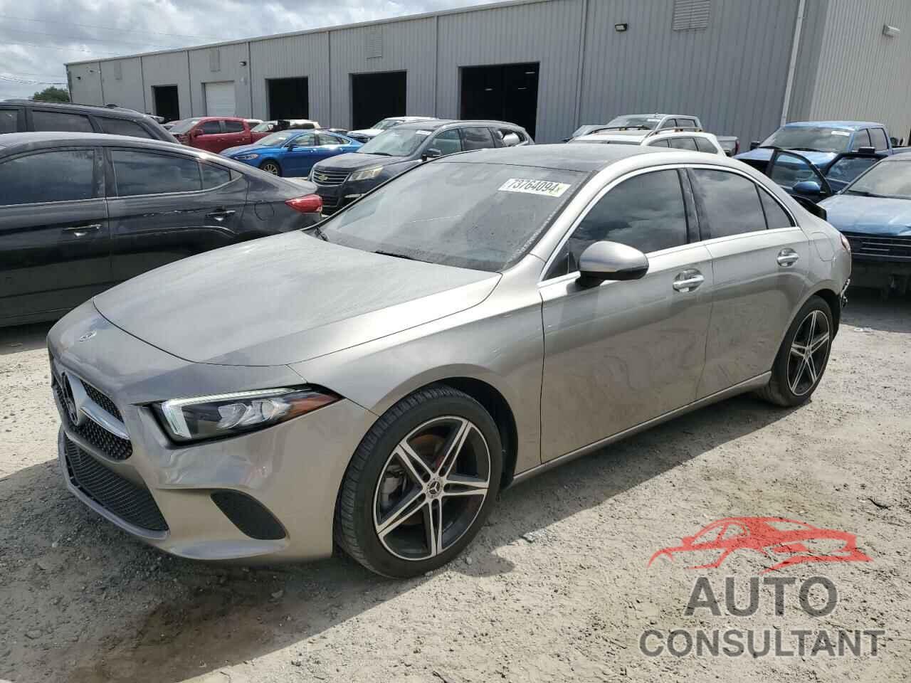 MERCEDES-BENZ A-CLASS 2019 - WDD3G4EB4KW019277
