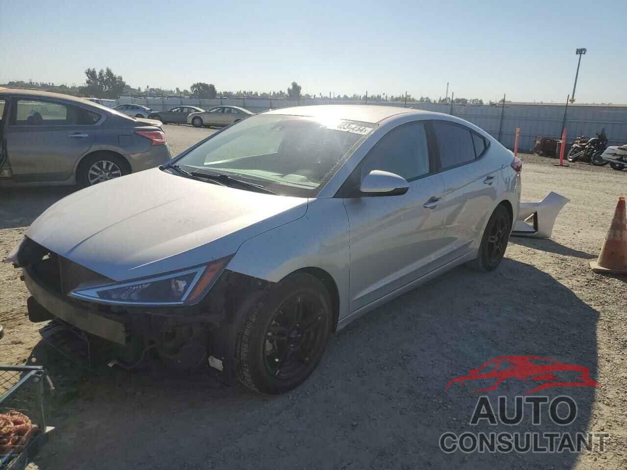 HYUNDAI ELANTRA 2019 - KMHD84LFXKU752328