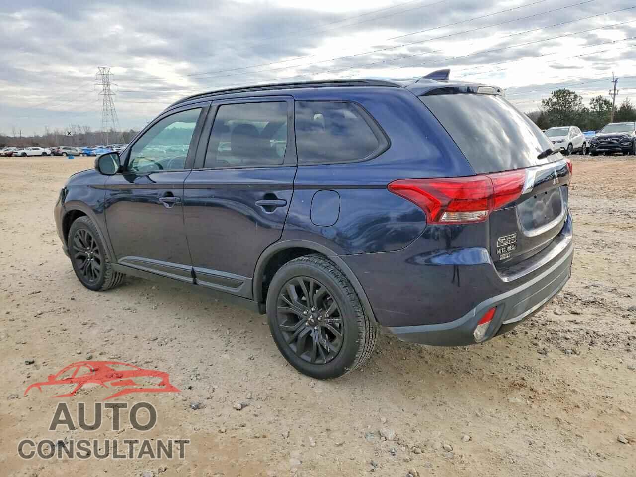 MITSUBISHI OUTLANDER 2018 - JA4AD3A30JZ049810