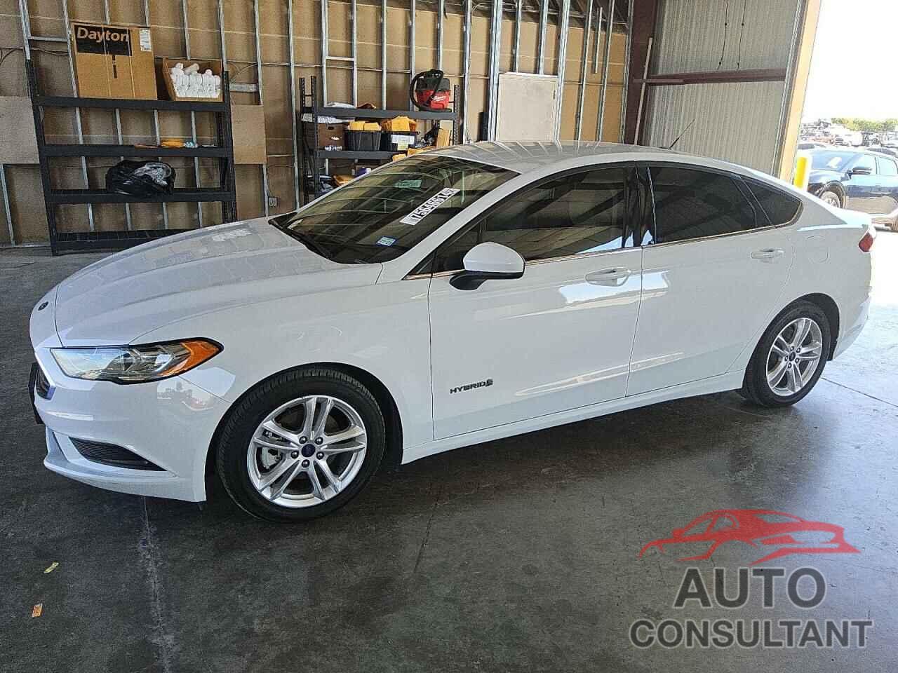 FORD FUSION 2018 - 3FA6P0LU2JR220185