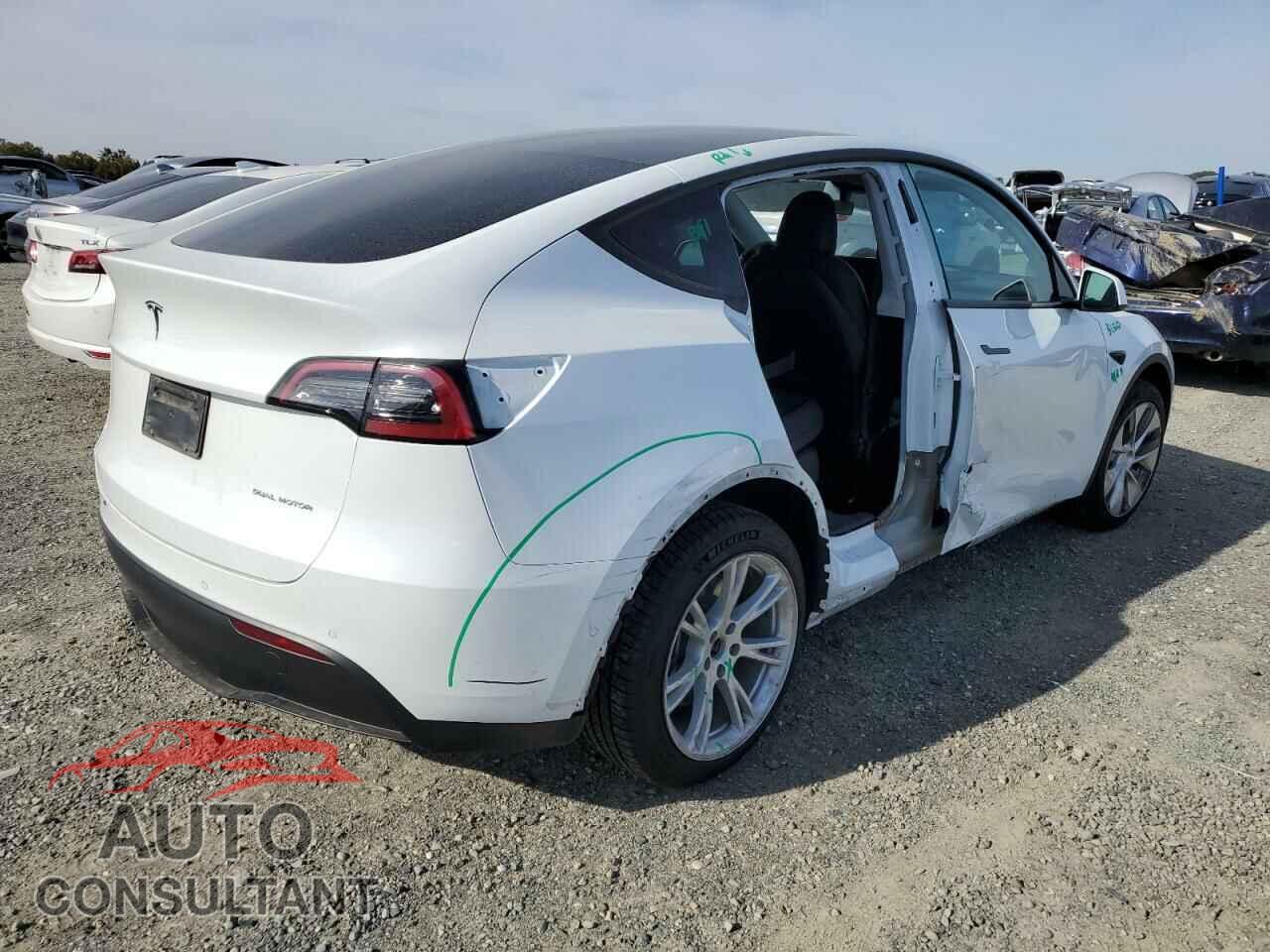 TESLA MODEL Y 2021 - 5YJYGDEEXMF296596