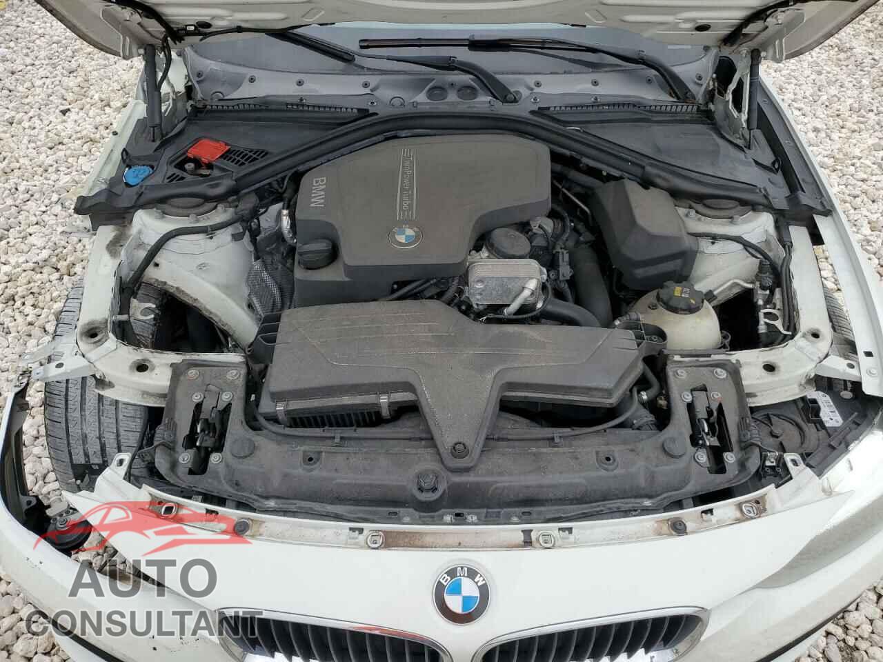 BMW 3 SERIES 2016 - WBA8E1G58GNU11748