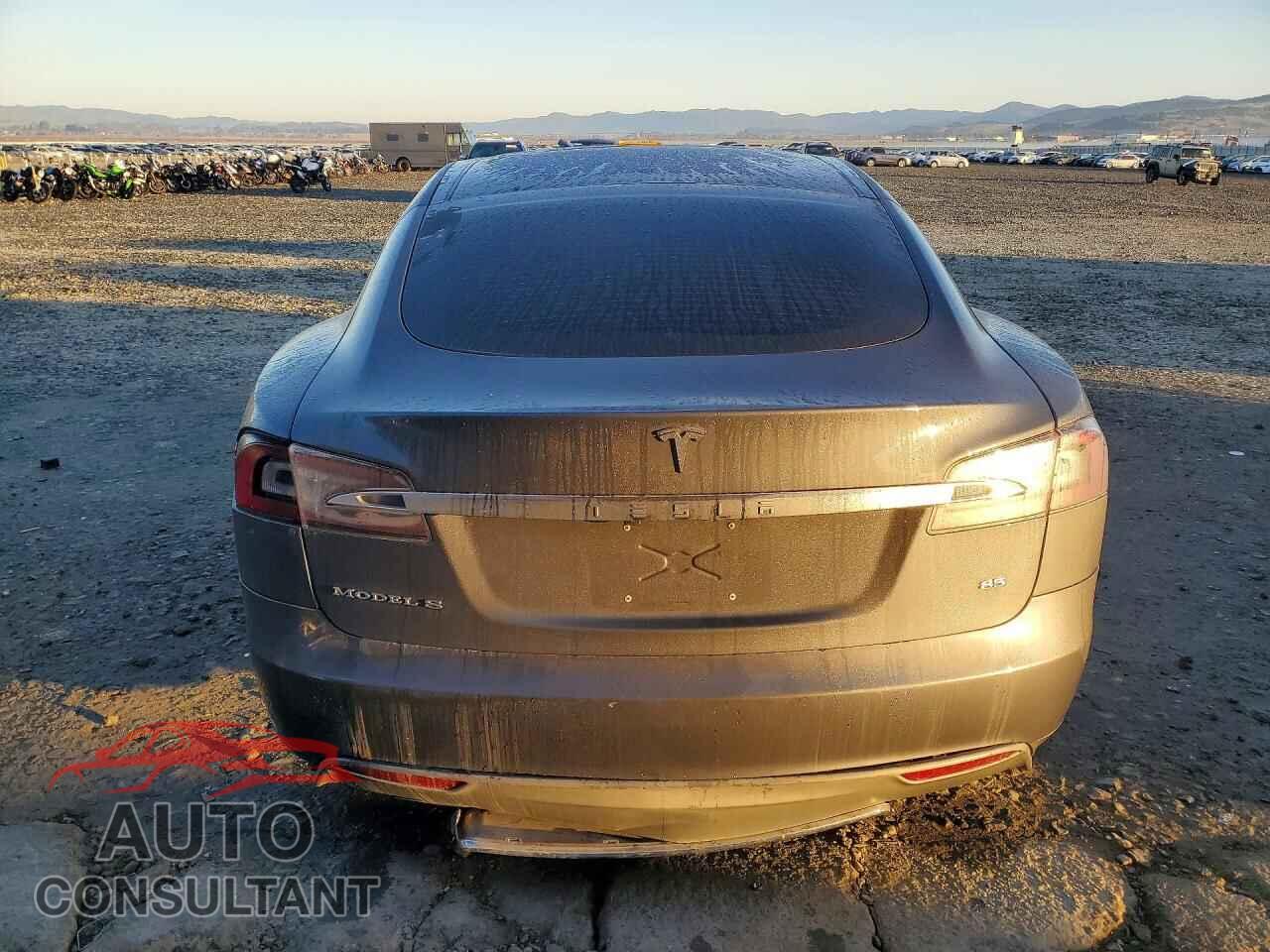 TESLA MODEL S 2013 - 5YJSA1CN1DFP05500