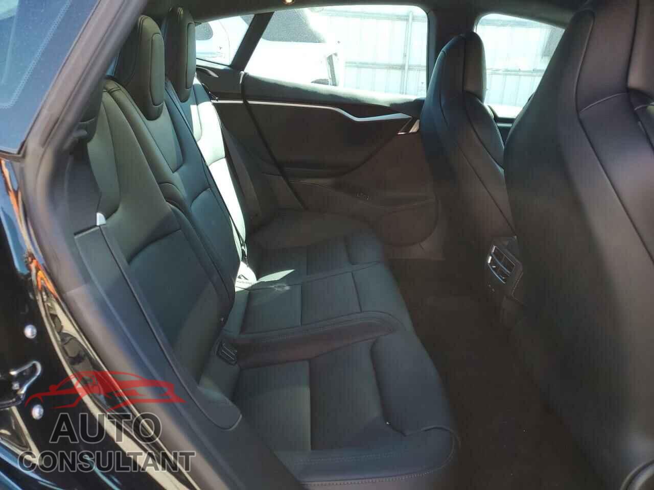 TESLA MODEL S 2017 - 5YJSA1E2XHF232964