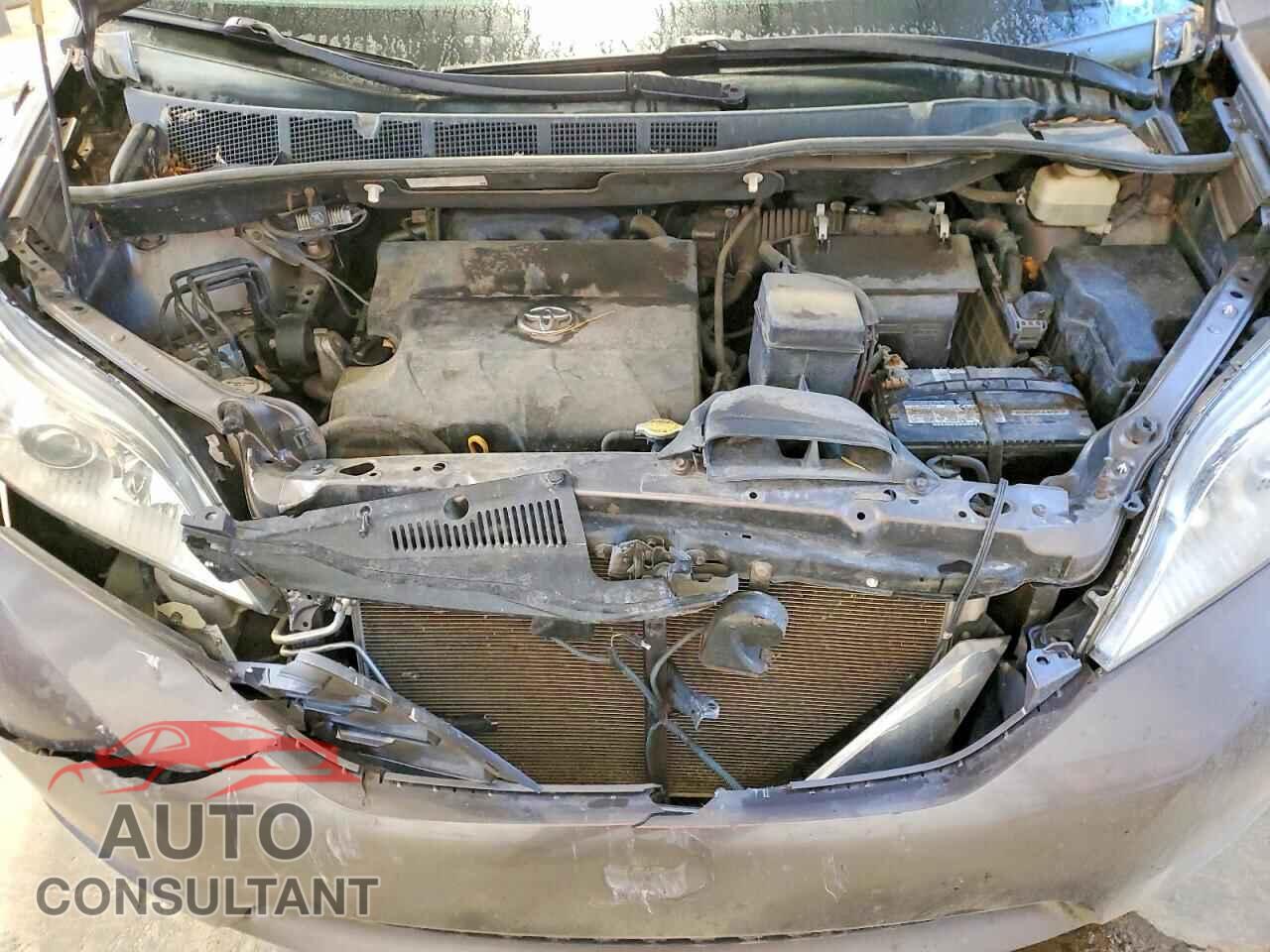 TOYOTA SIENNA 2011 - 5TDJK3DC3BS022630